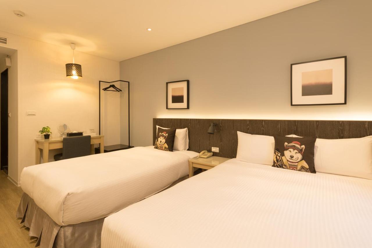 Just Enjoy Business Hotel Tainan Exteriör bild