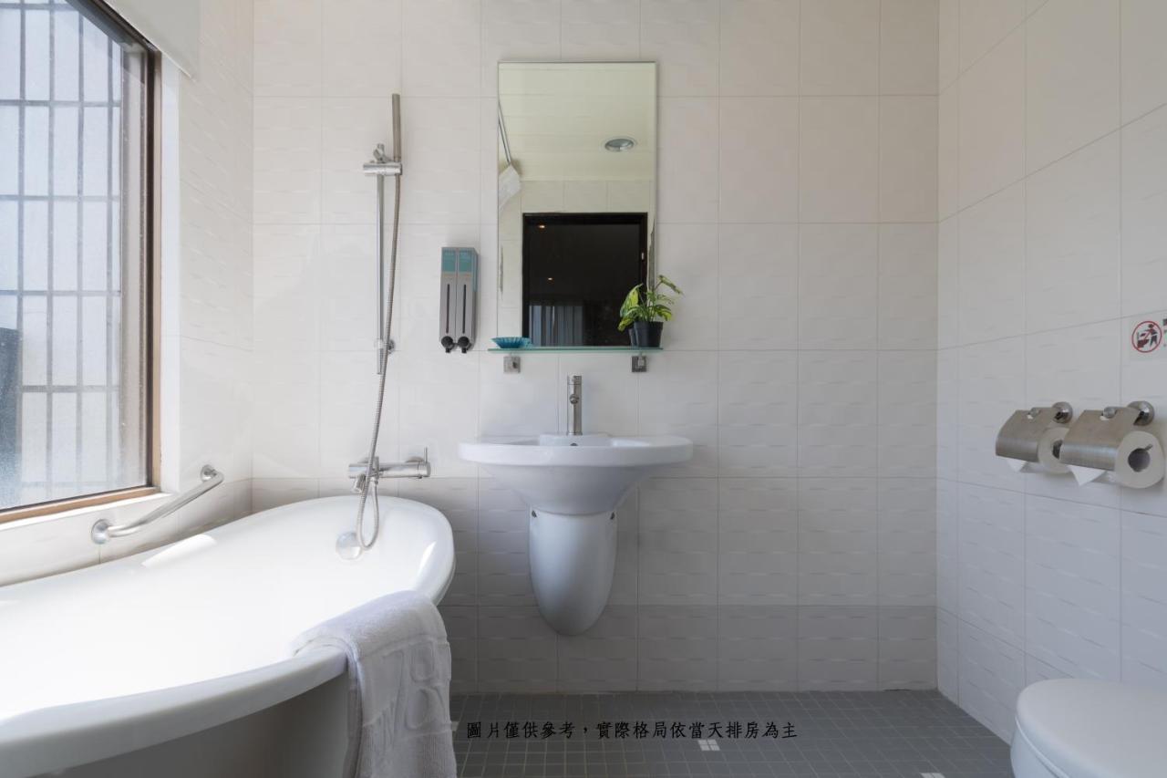 Just Enjoy Business Hotel Tainan Exteriör bild