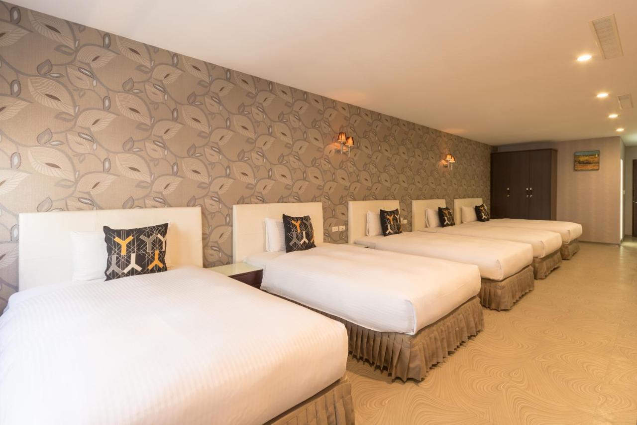 Just Enjoy Business Hotel Tainan Exteriör bild